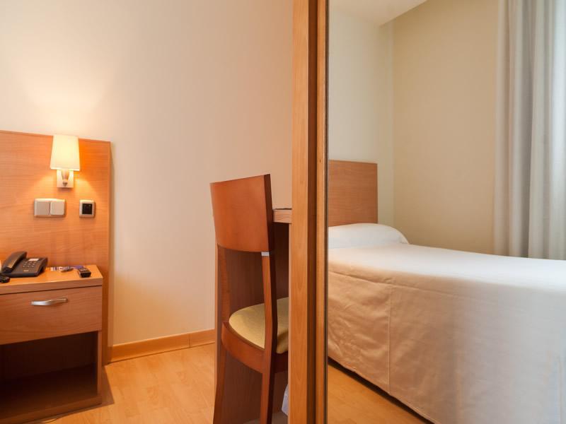 Exe Puerta San Pedro Hotell Lugo Exteriör bild